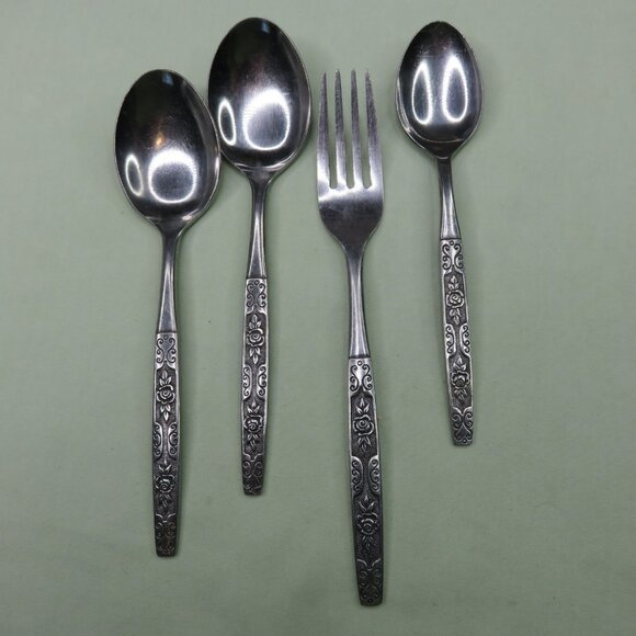 Oneida Northland Secret Fling Lot of 4 Teaspoon 2 Soup Spoons Dinner Fork - Picture 1 of 12